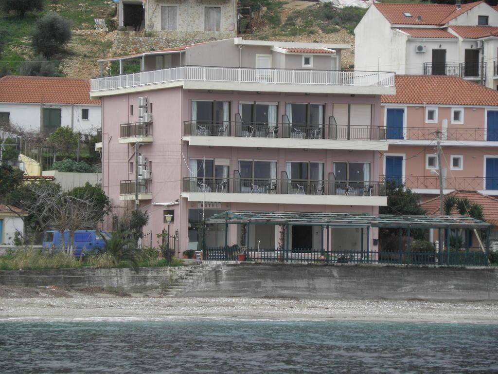 Riviera Hotel Poros (Kefalonia) Exterior foto